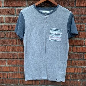 On the Byas Casual T-Shirt - Size Small - 9/10